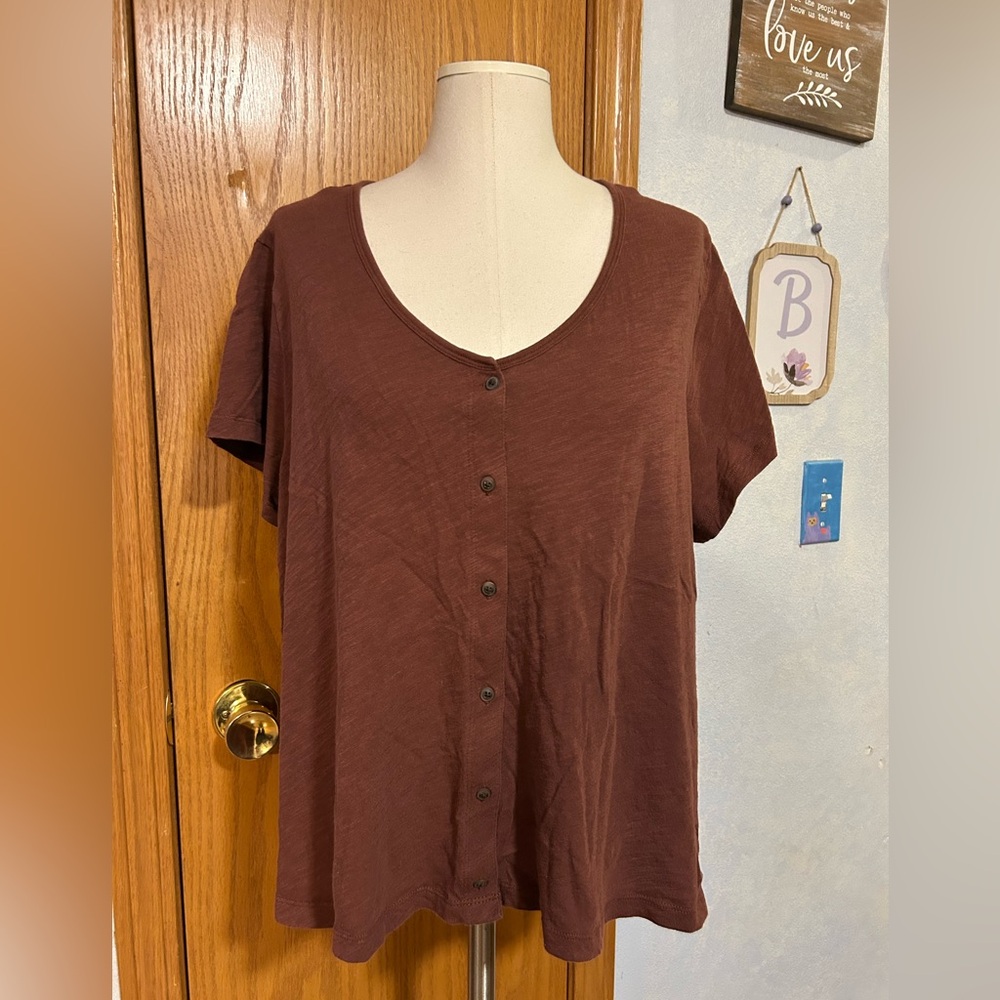 Old Navy Burgundy Button-Up Top - Size XXL